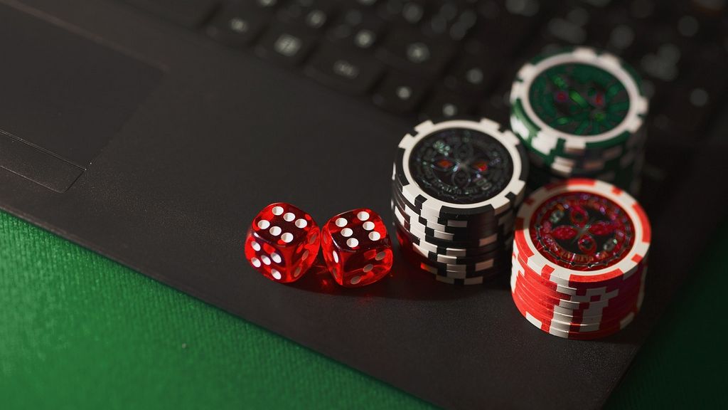 Play Ground Online Poker Club Room Review